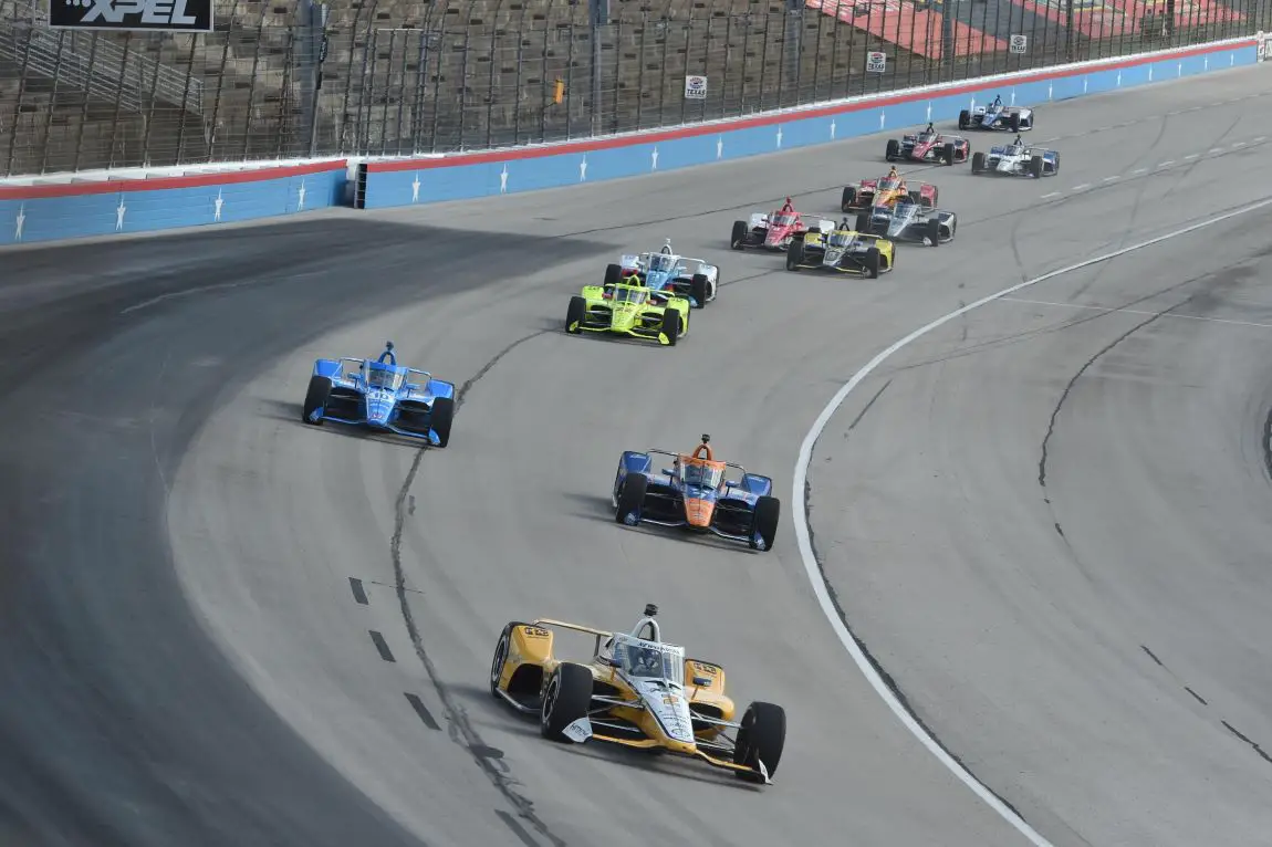 Josef Newgarden leads the field during the 2021 Genesys 300 at Texas.