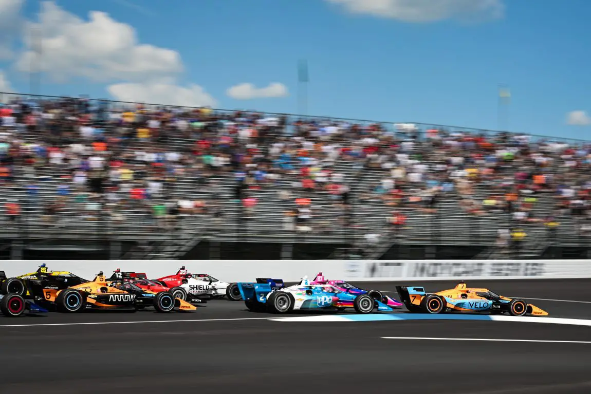 The start of the 2022 Gallagher Grand Prix.
