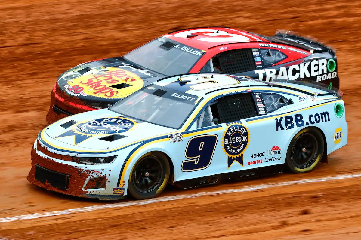 Kelley Blue Book Extends Deal with Hendrick, Chase Elliott