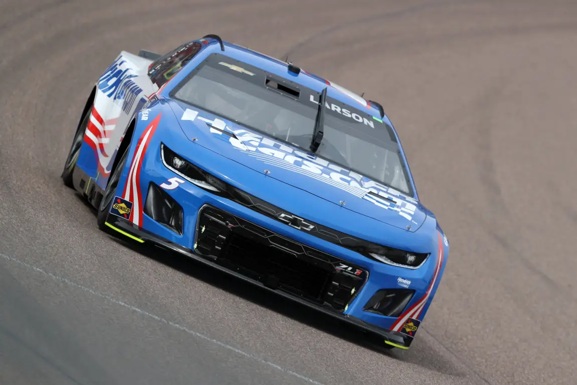 NASCAR DFS Phoenix united Rentals 500 2023 DraftKings who should I put on my NASCAR draftkings team?