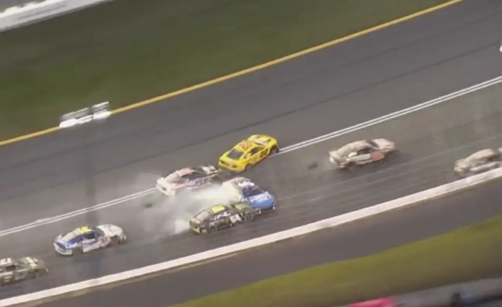 Kyle larson Coca-Cola 600 crash 2023 video