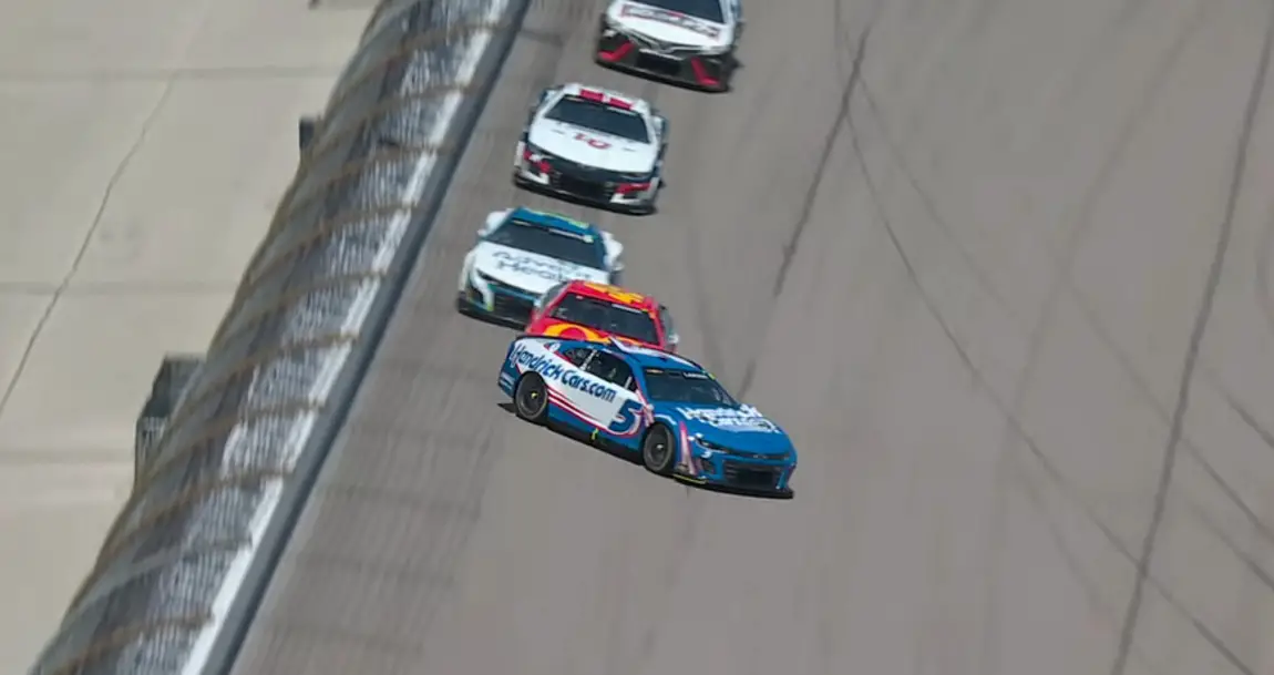 Kyle Larson spin Kansas 2023 Tyler Reddick NASCAR AdventHealth 400 video highlights