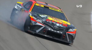 Martin Truex Jr. Kansas flat tire crash Hollywood Casino 400 Why is Martin Truex Jr. out of the race today? Why is Martin Truex Jr. last?