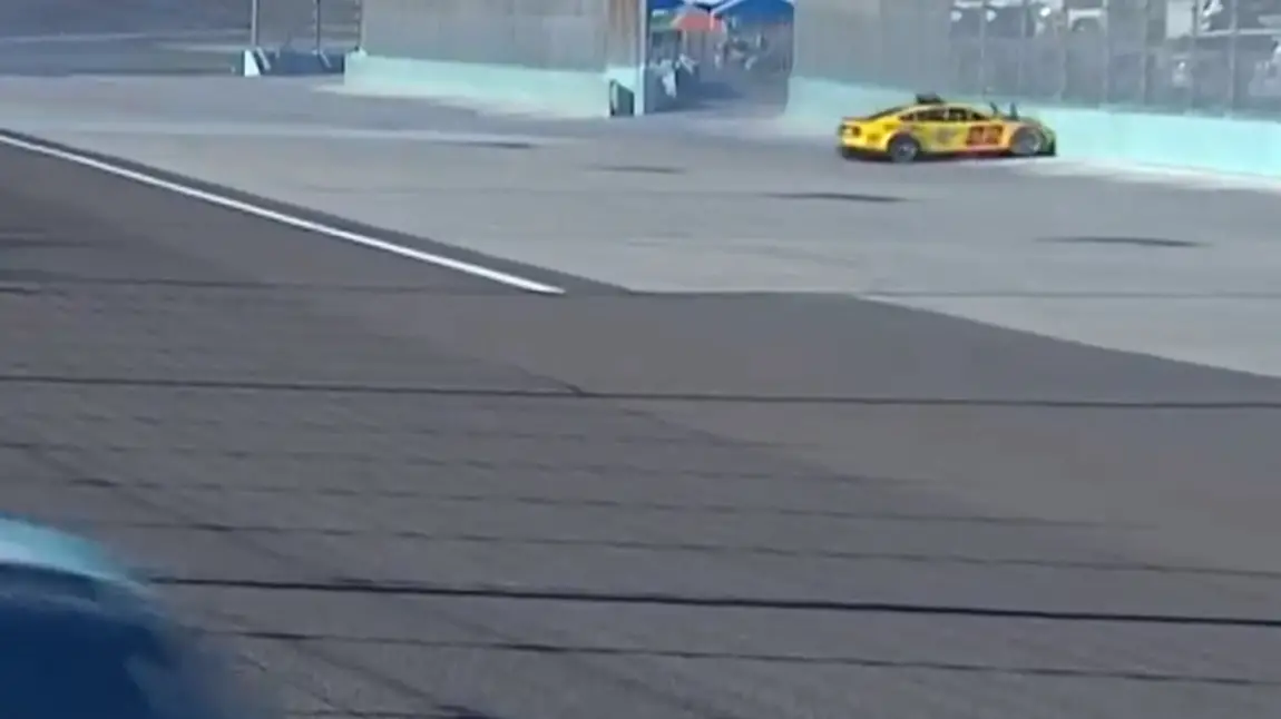 Joey Logano crash Homestead-Miami Speedway practice 4EVER 400 video