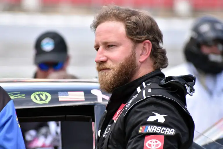 `52424_Charlotte_Trucks_Practice_Pits_JeffreyEarnhardt_1