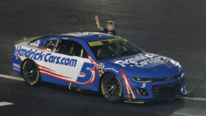 Kyle Larson wins the Bass Pro Shops Night Race at Bristol 2024 NASCAR Cup Series