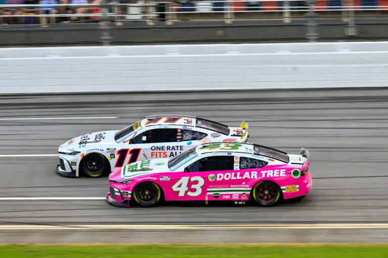 Erik Jones LEGACY MOTOR CLUB Talladega Superspeedway YellaWood500