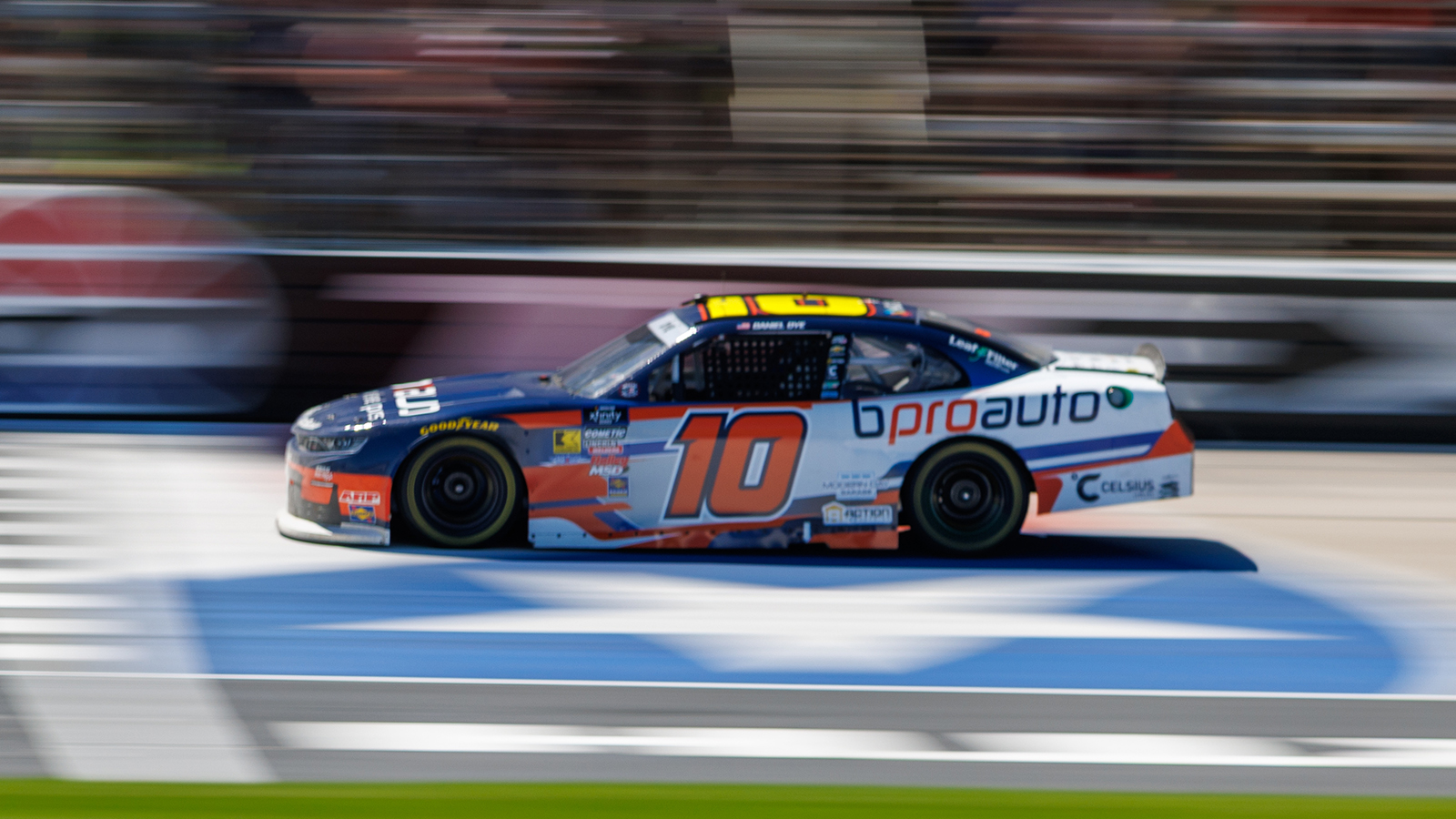 Kevin Walter, crew chief Daniel Dye and Kaulig Racing, suspended for unsecured lug nuts at Texas