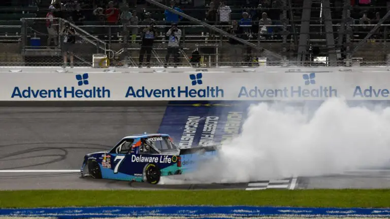 CW_2025_05_10_Trucks_Kansas_PostRace_Burnout_7_CarsonHocevar_SpireMotorsports-1