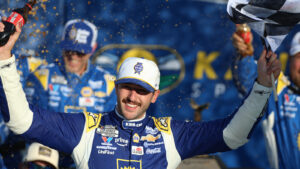 Chase Elliott took the win in a thrilling finish to the Hollywood Casino 400 at Kansas Speedway