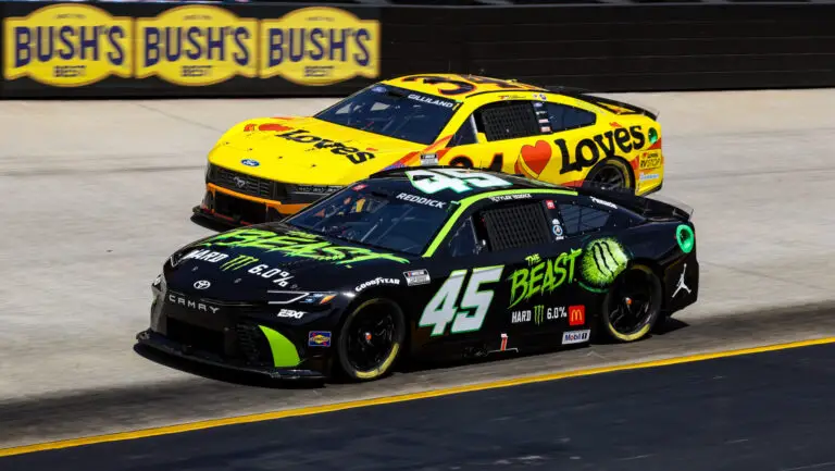 JM_Cup_BRI_Race_ReddickGilliland (1)