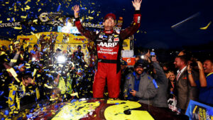 Jeff Gordon to hand-deliver special one-of-one panini trading card to fan that pulls it. The card contains chunks of his 2015 firesuit.