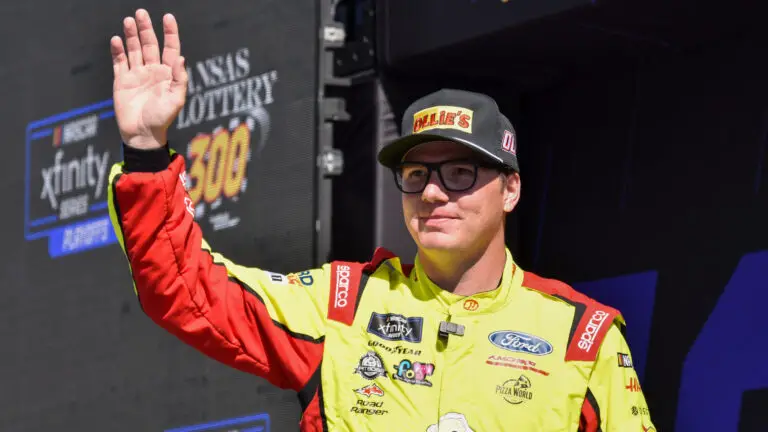 CW_2025_09_27_Xfinity_Kansas_PreRace_DriverIntros_SheldonCreed_HaasFactoryTeam-1