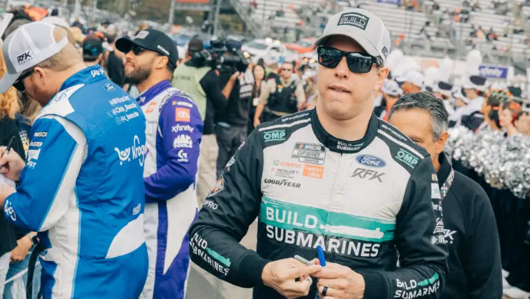 mm_cup_martinsville_race_bradkeselowski-1 (1)