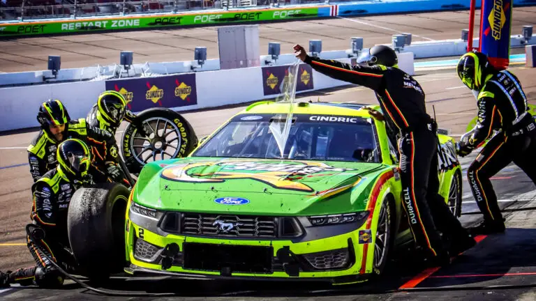 WM-CUP-CINDRIC-PITSTOP-2