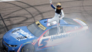 Kyle Larson collected an important win in Sunday's Hollywood Casino 400 at Kansas Speedway