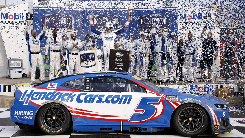 Kyle Larson celebrates a win in the Hollywood Casino 400 at Kansas Speedway, here are the full race results.