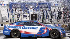 Kyle Larson celebrates a win in the Hollywood Casino 400 at Kansas Speedway, here are the full race results.