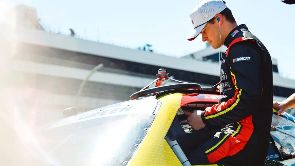 Peterson Racing officially anknowledged that it has parted ways with Austin Green.